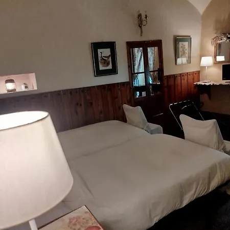 Hotel Rural El Vaqueril Navas Del Madrono