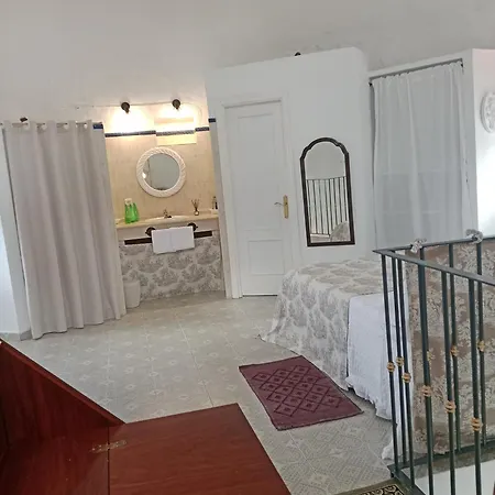 Rural El Vaqueril מלון 2*